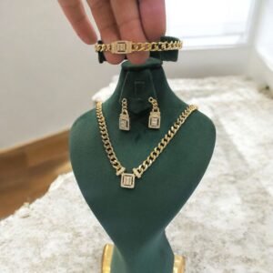 ✨ طقم إكسسوارات أنيق بلون ذهبي فاخر